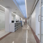 Conservació dels elements representatius existents: paviment i lluernari