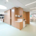 Entrada de llum natural a través de lluernaris